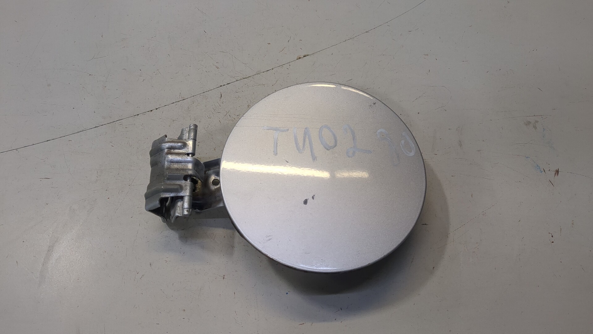 Лючок бензобака