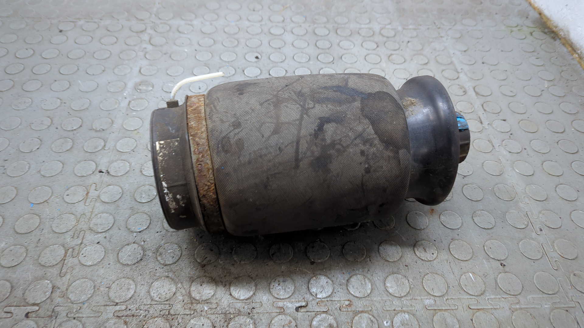 Амортизатор задний (стойка)