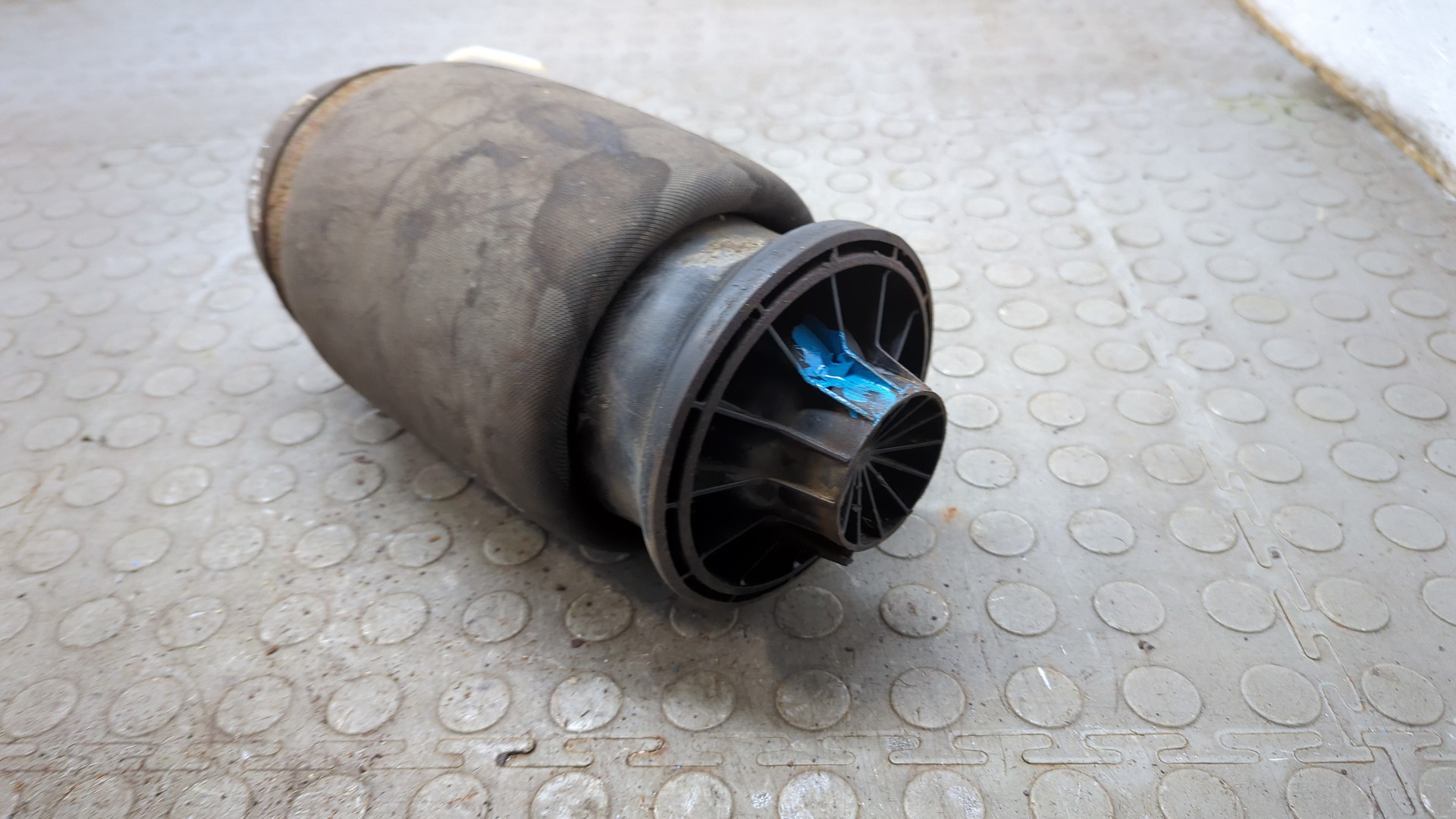 Амортизатор задний (стойка)