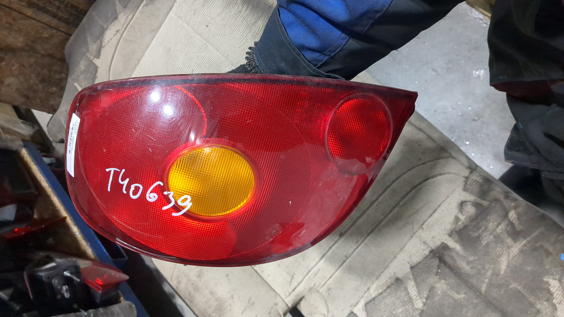 Фонарь задний правый