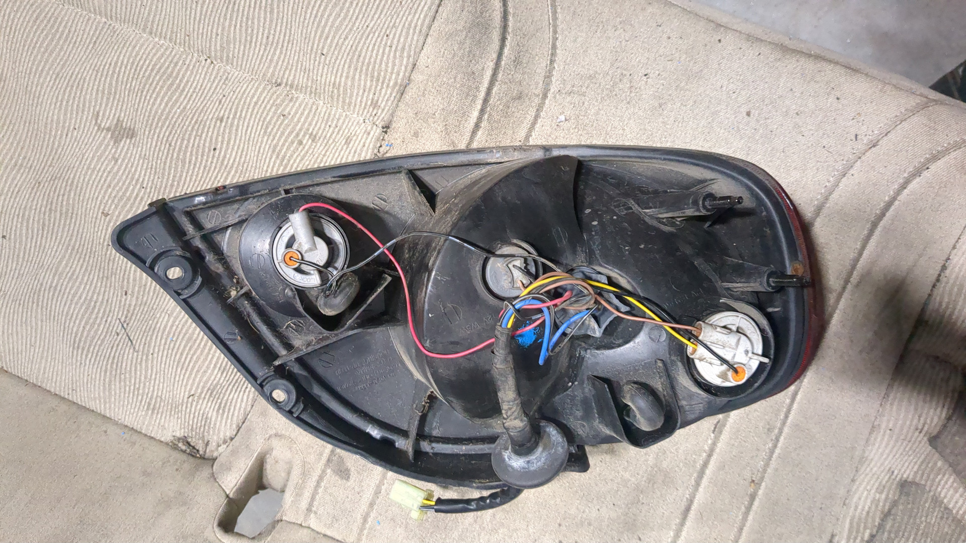 Фонарь задний правый