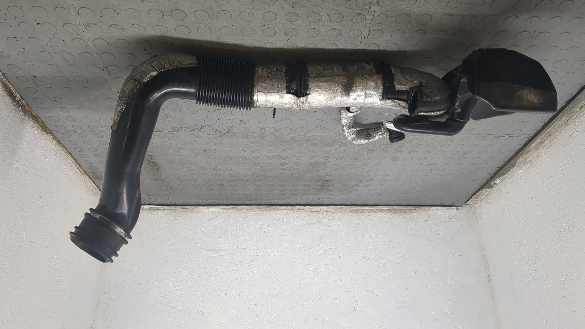 Патрубок воздушного фильтра