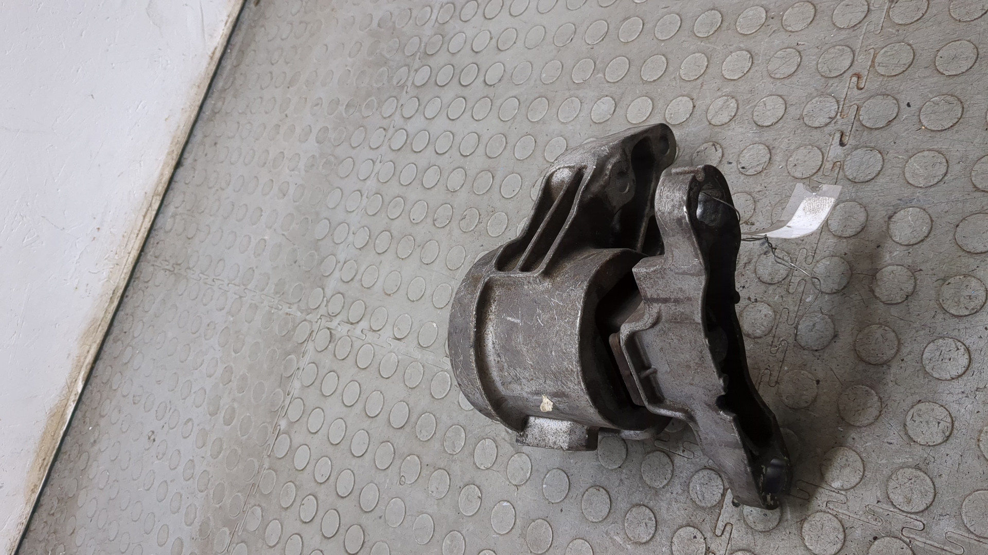 Опора двигателя