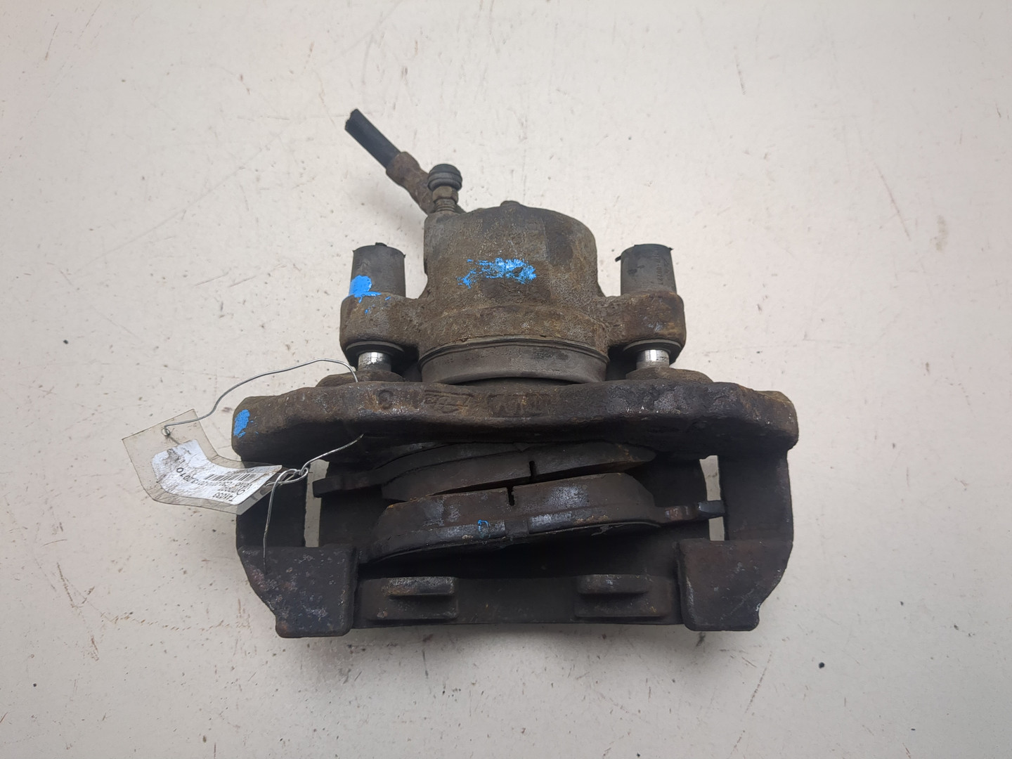 Суппорт передний левый