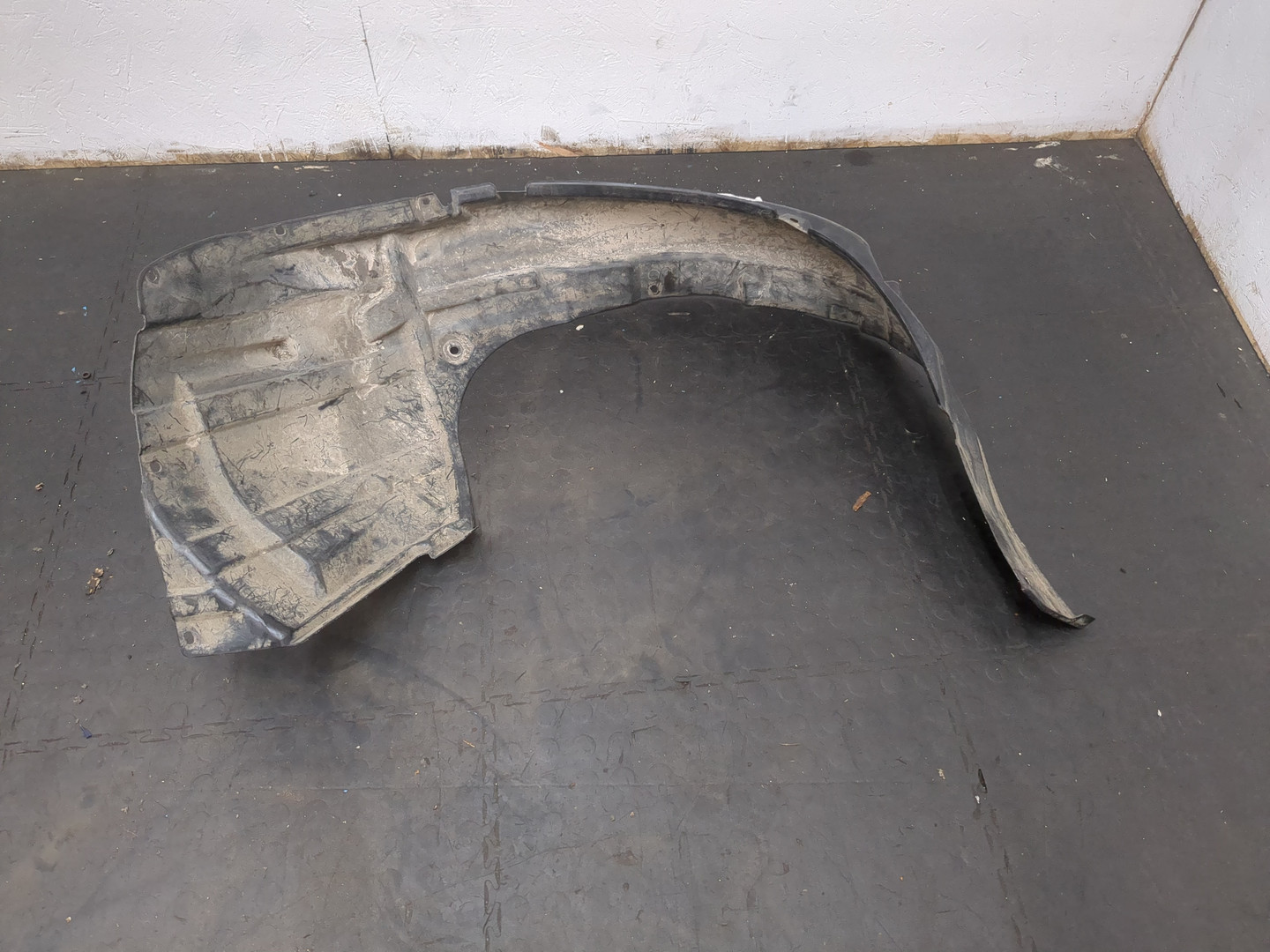 Локер передний левый