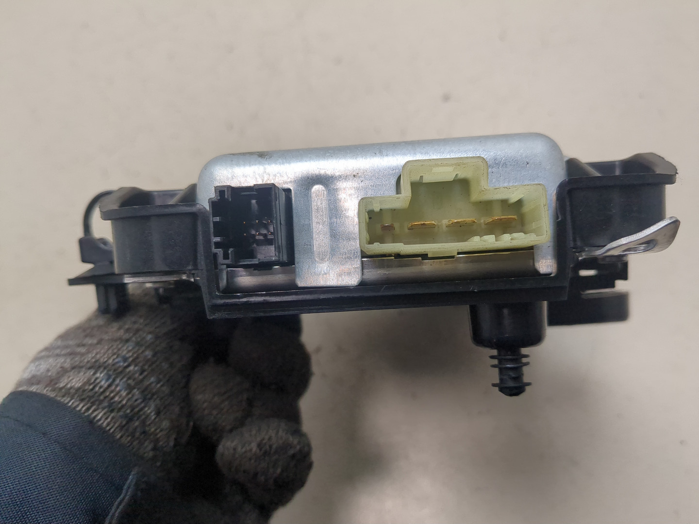 Преобразователь напряжения (адаптер)