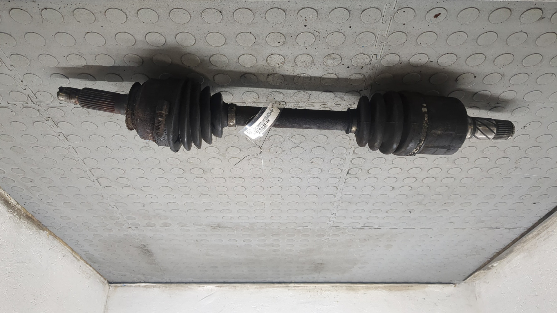 Полуось передняя левая