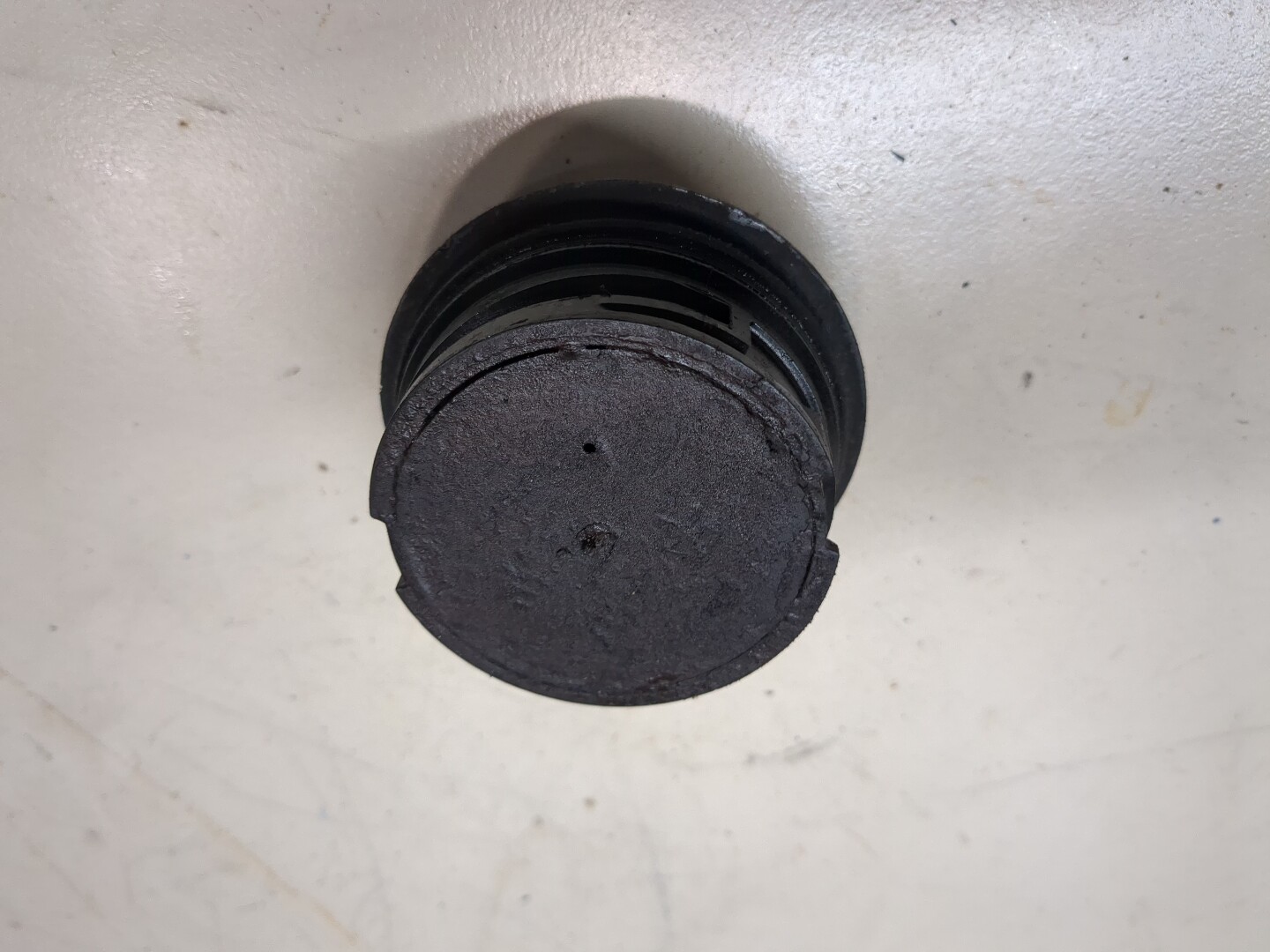 Крышка маслозаливной горловины