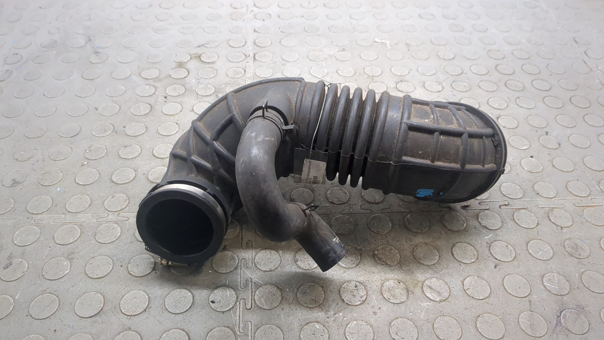 Патрубок воздушного фильтра