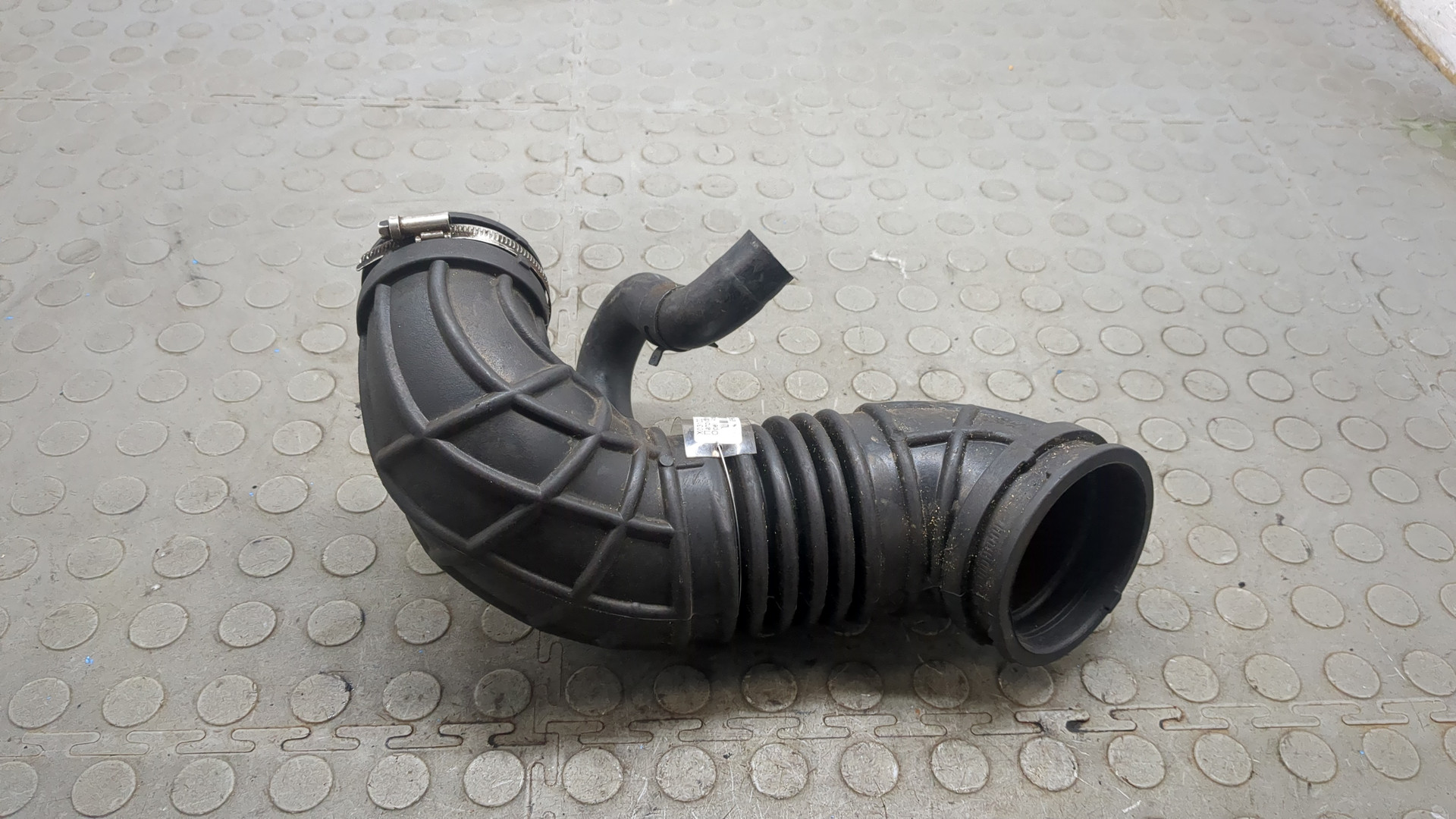 Патрубок воздушного фильтра