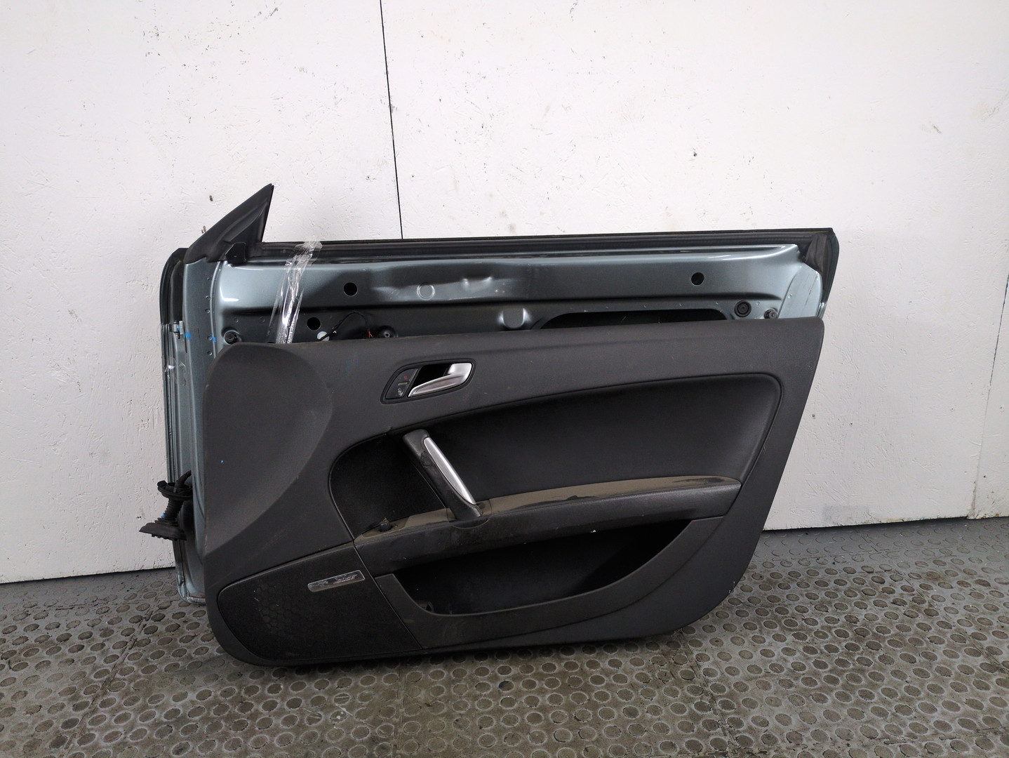 Дверь передняя правая