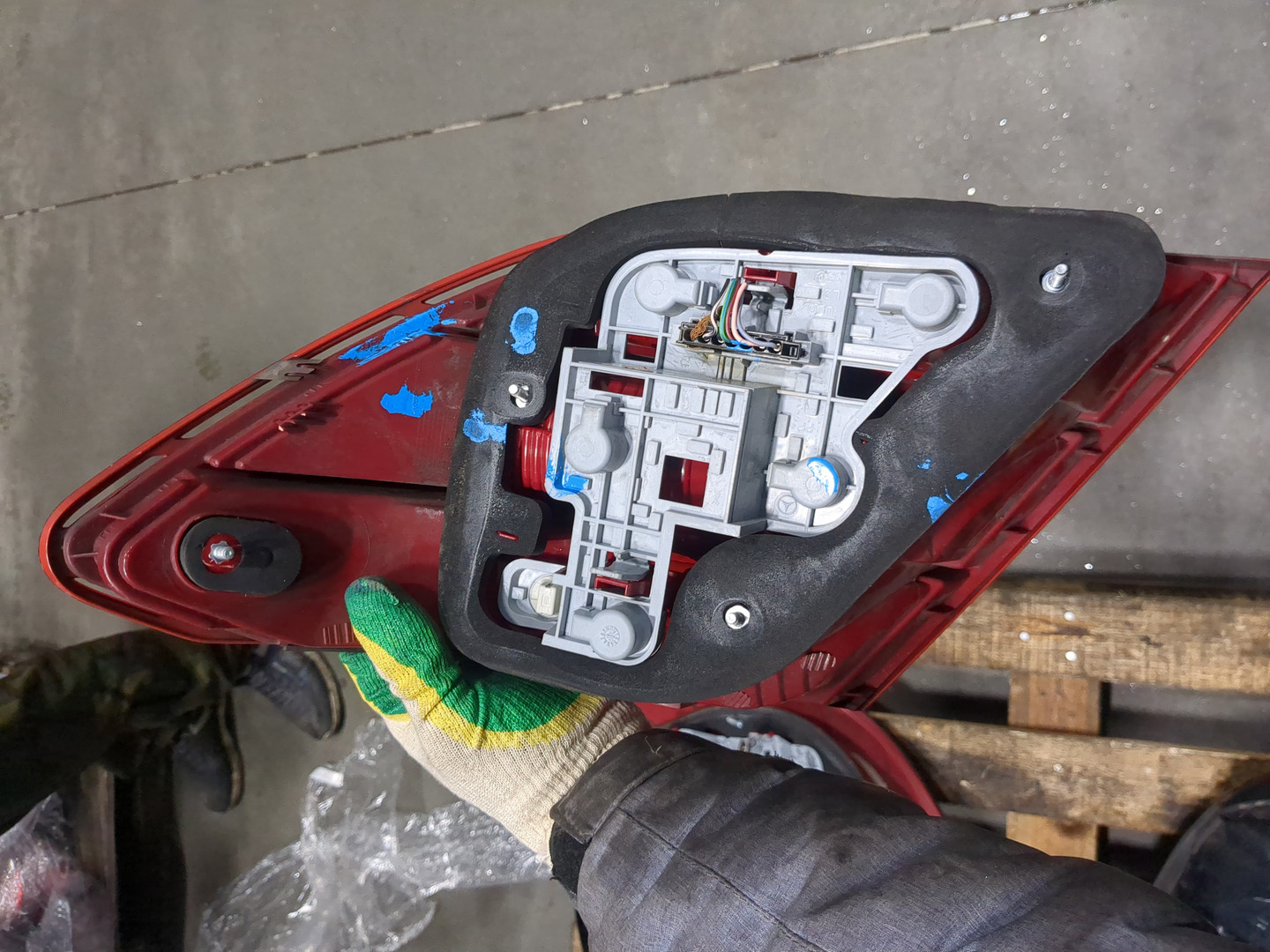 Фонарь задний левый