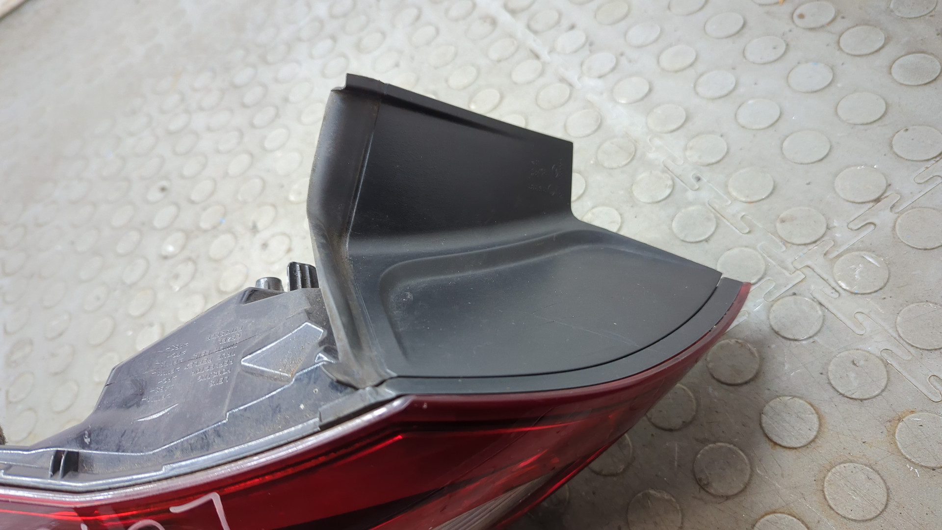 Фонарь задний левый