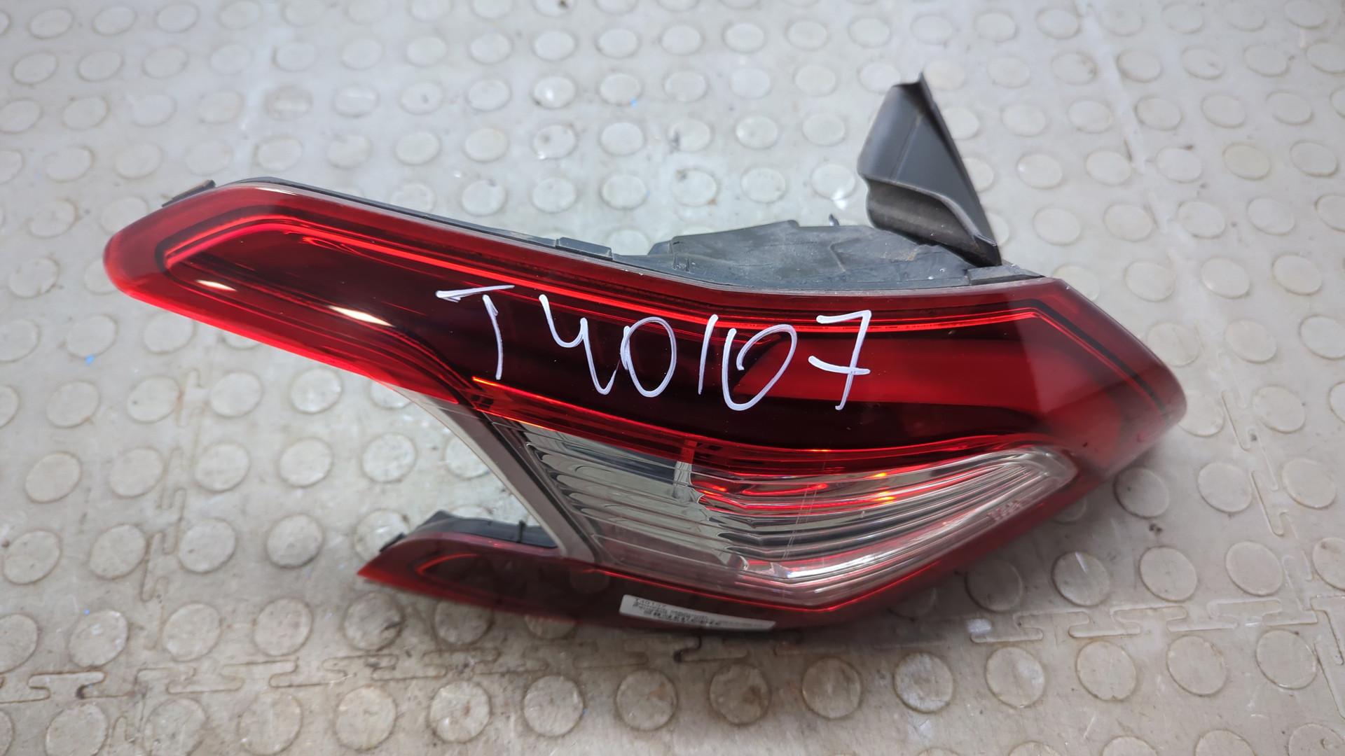 Фонарь задний левый