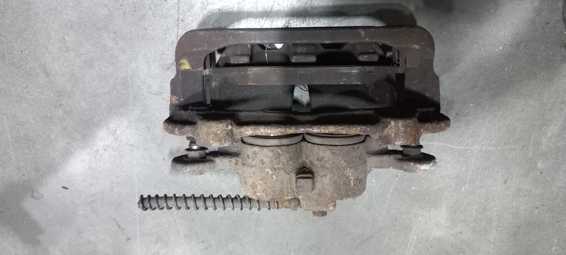 Суппорт передний левый