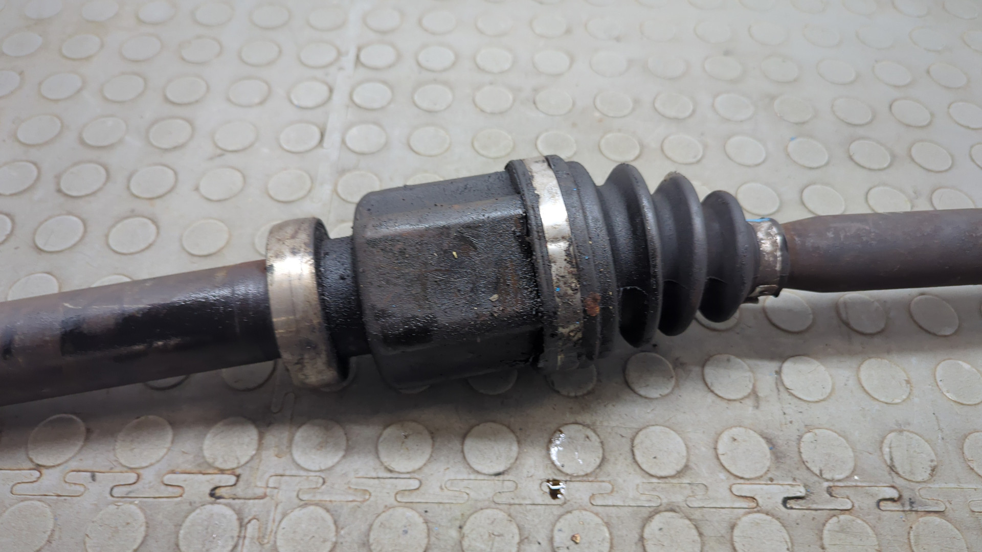 Полуось передняя правая