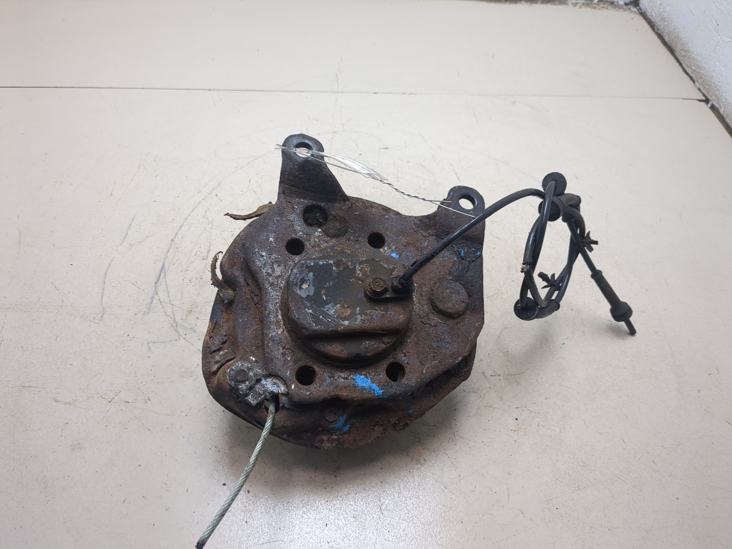 Кулак поворотный задний левый