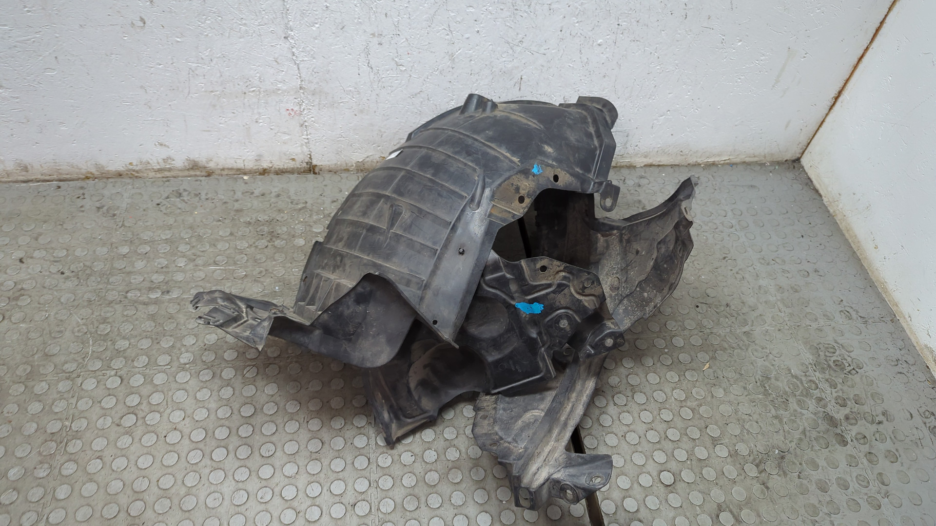 Локер передний правый