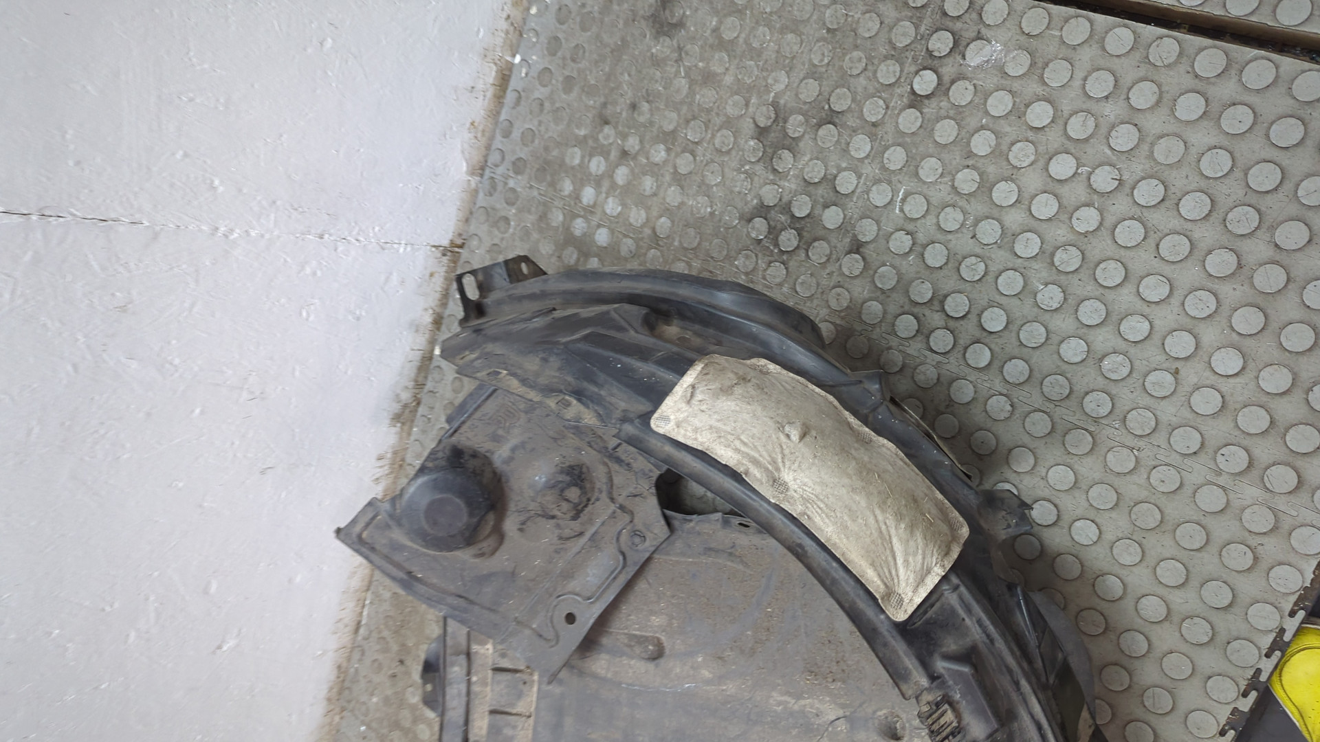 Локер передний правый