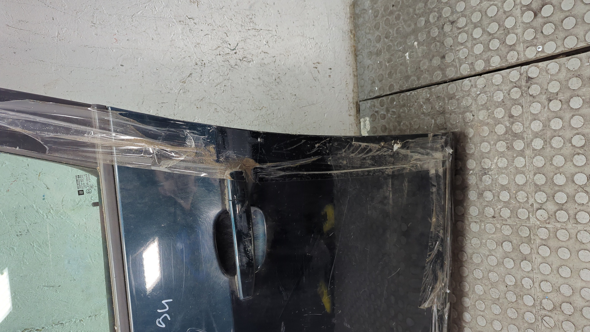 Дверь передняя левая