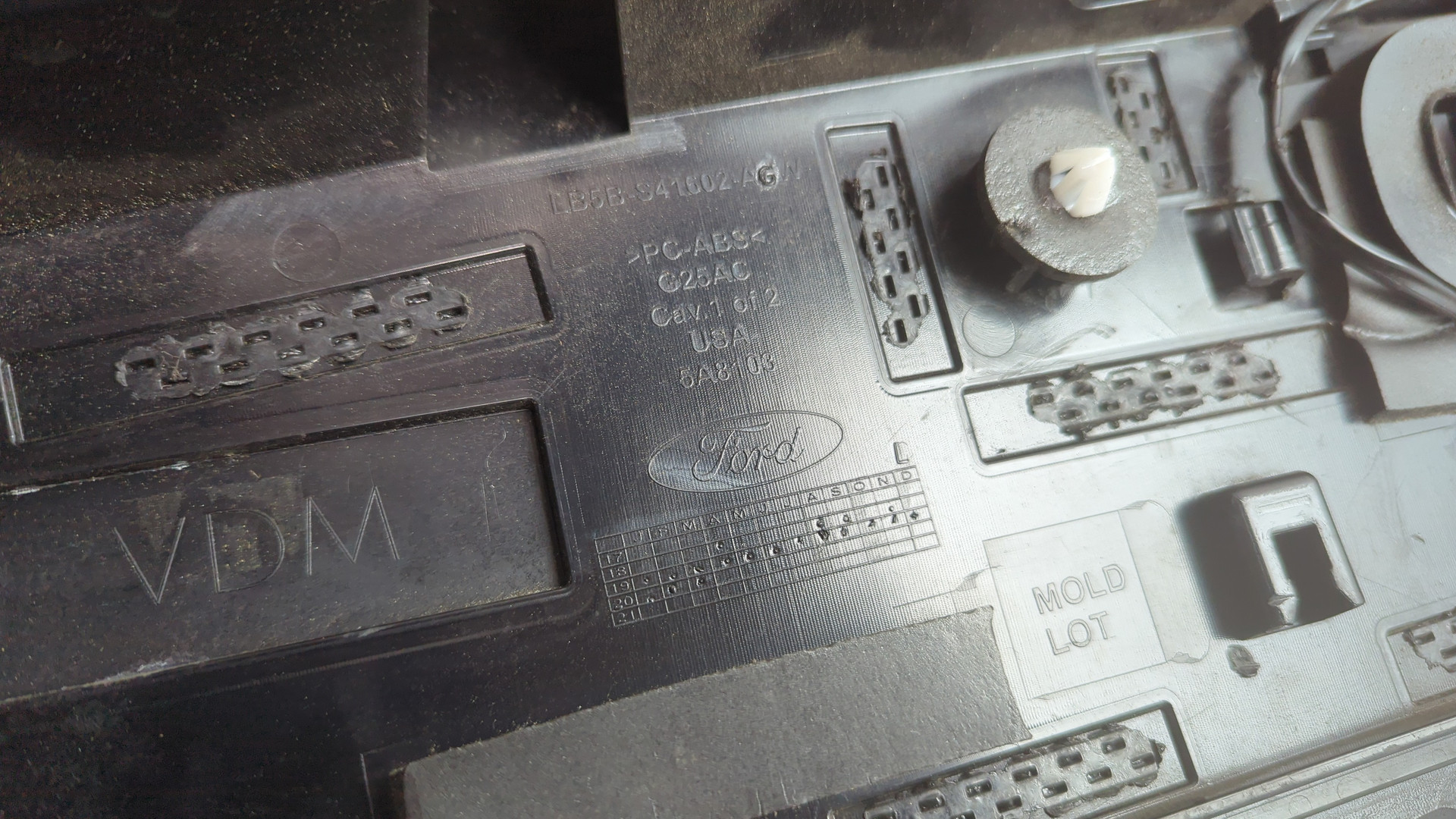 Спойлер переднего бампера