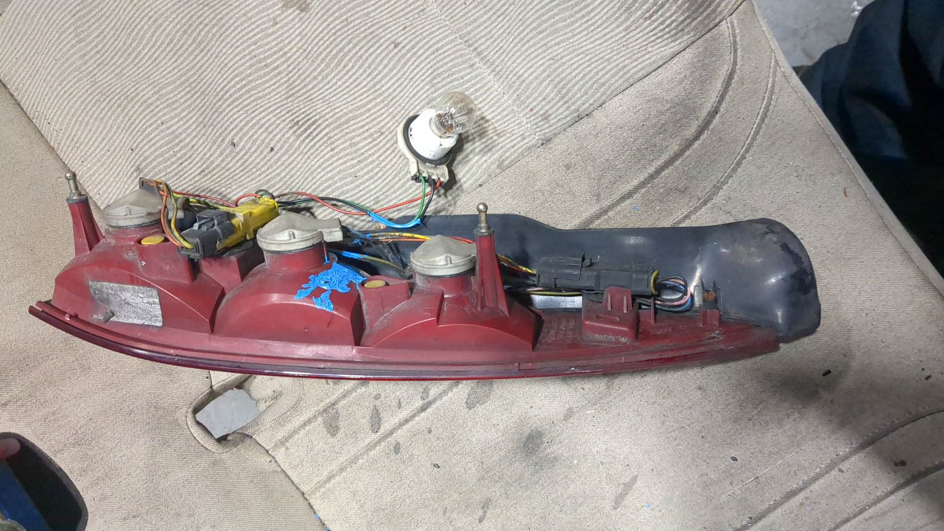 Фонарь задний правый