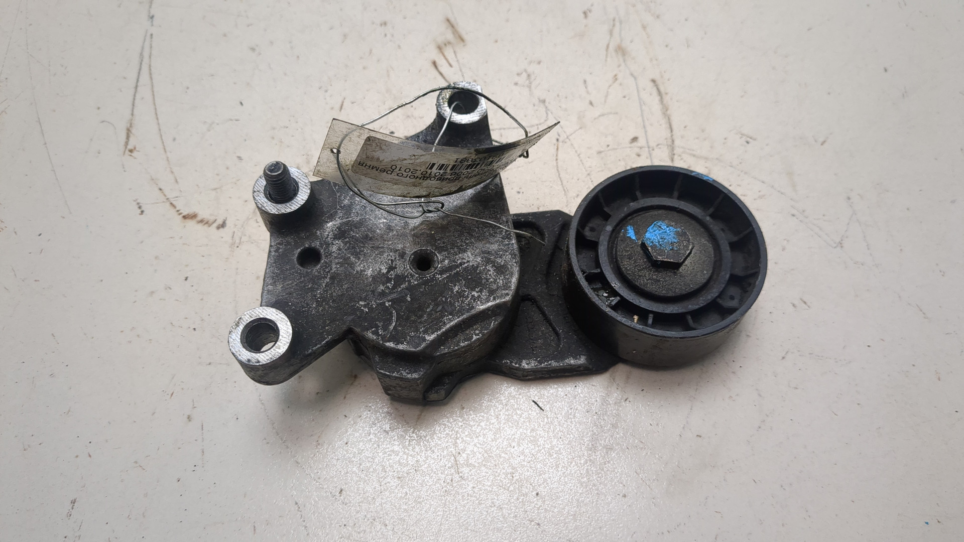 Натяжитель ремня