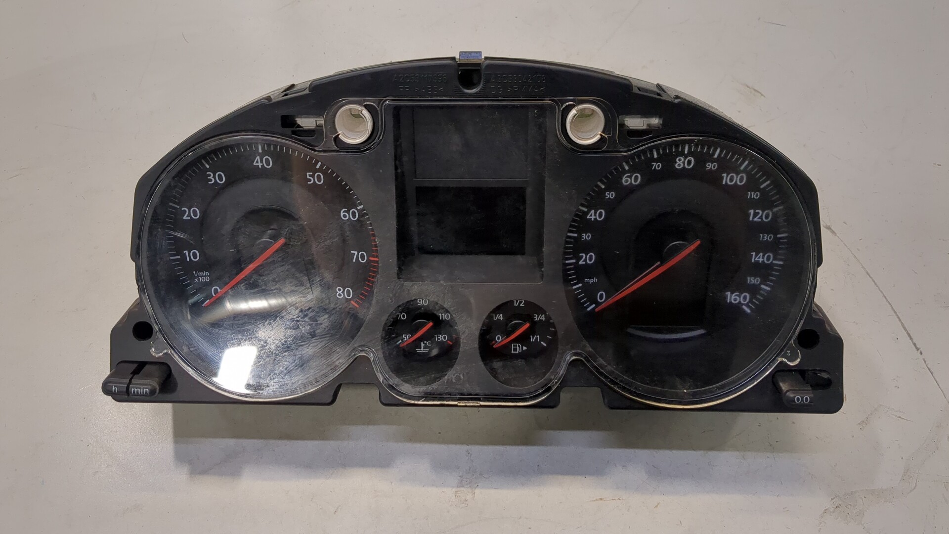 Щитокприборов(приборнаяпанель)VolkswagenPassat62005-2010,артикул9115963