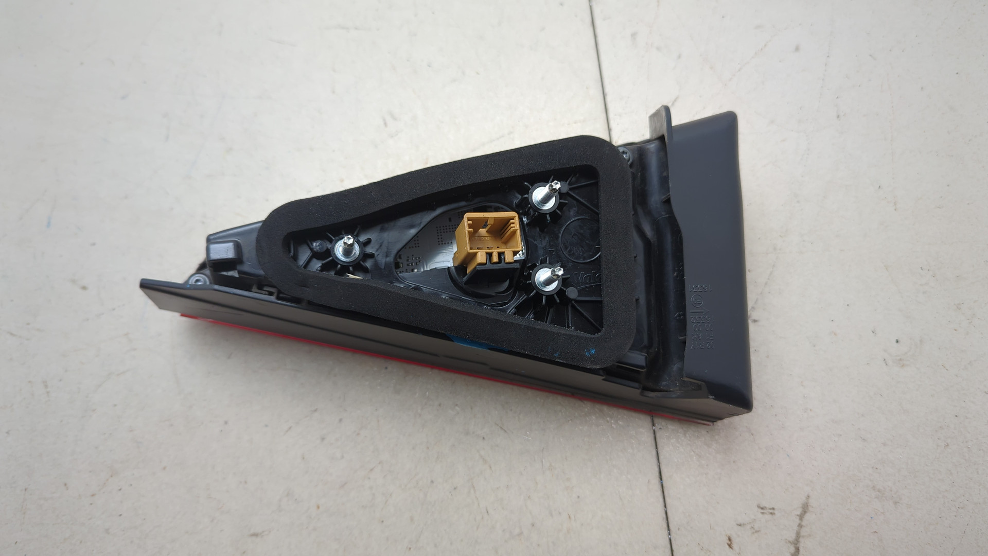 Фонарь задний внутренний левый