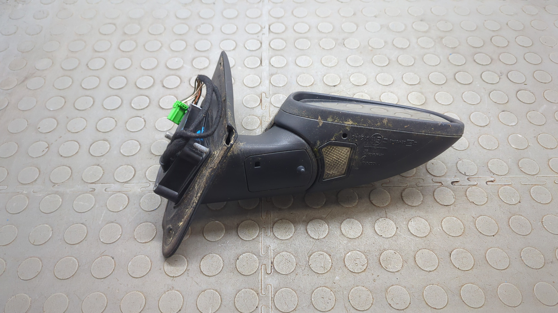 Зеркало правое электрическое