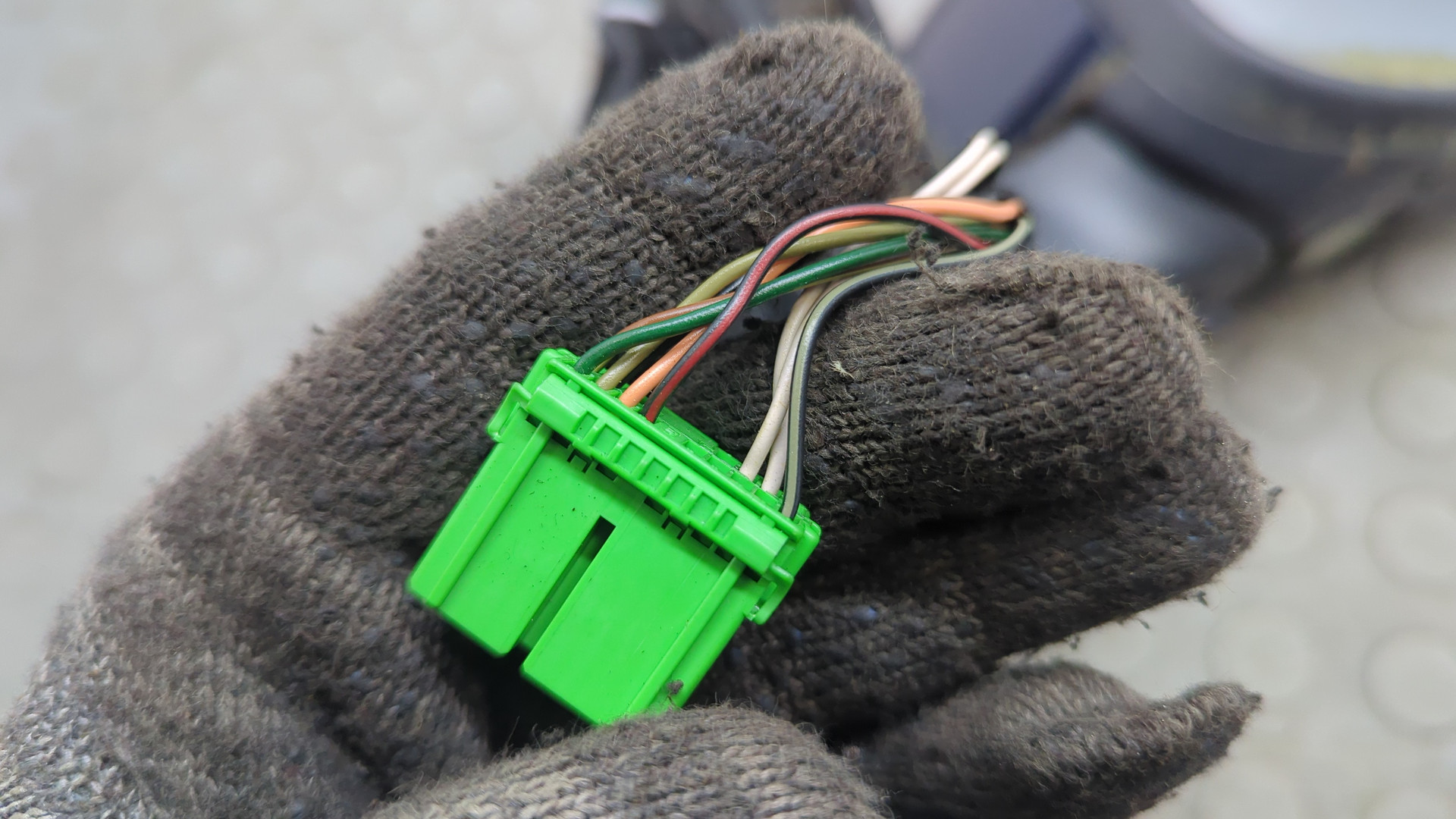 Зеркало правое электрическое