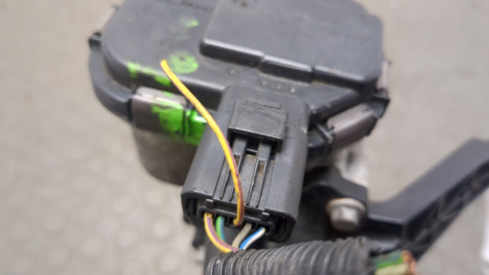 Заслонка дроссельная электрическая