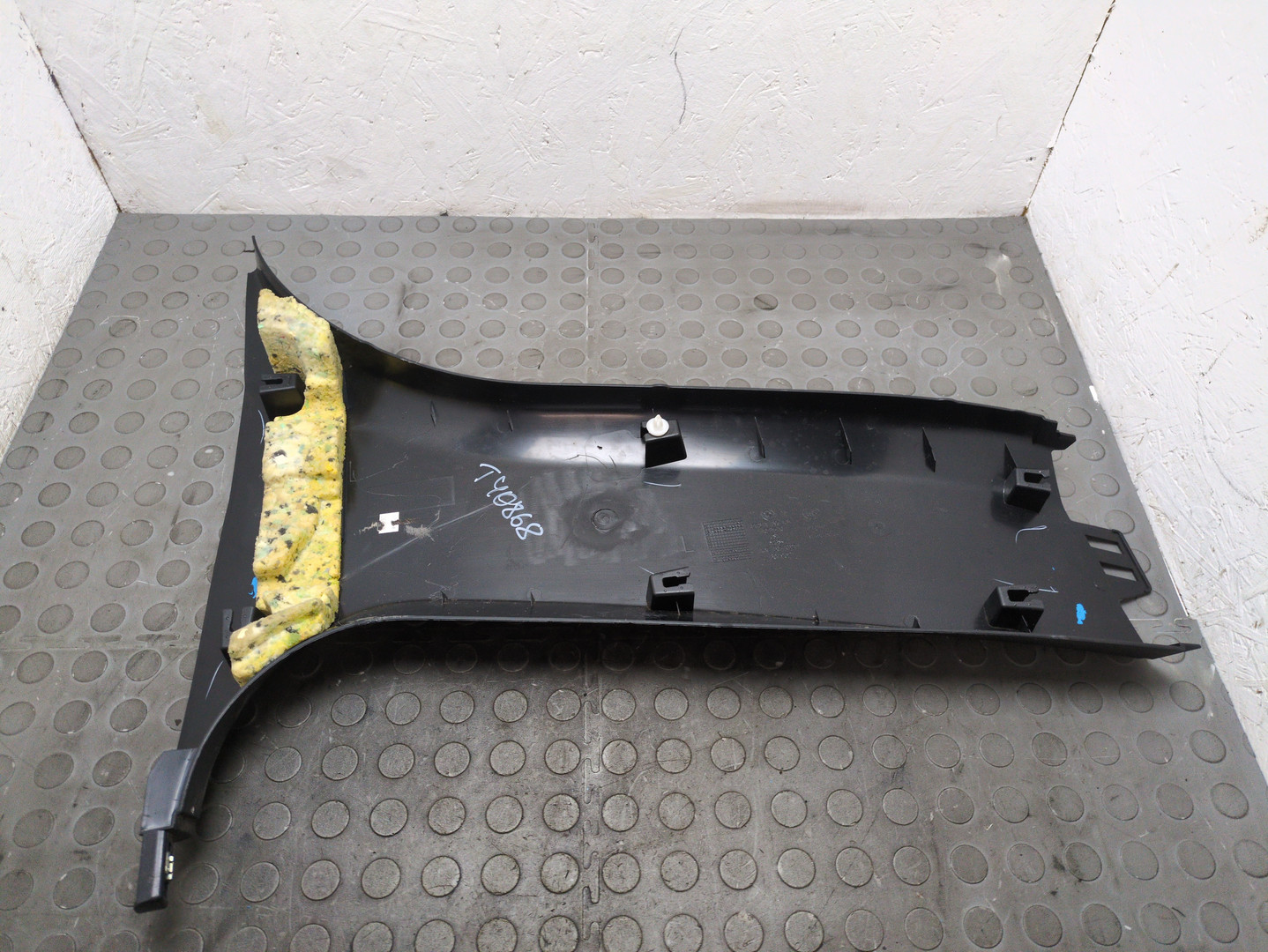 Обшивка стойки