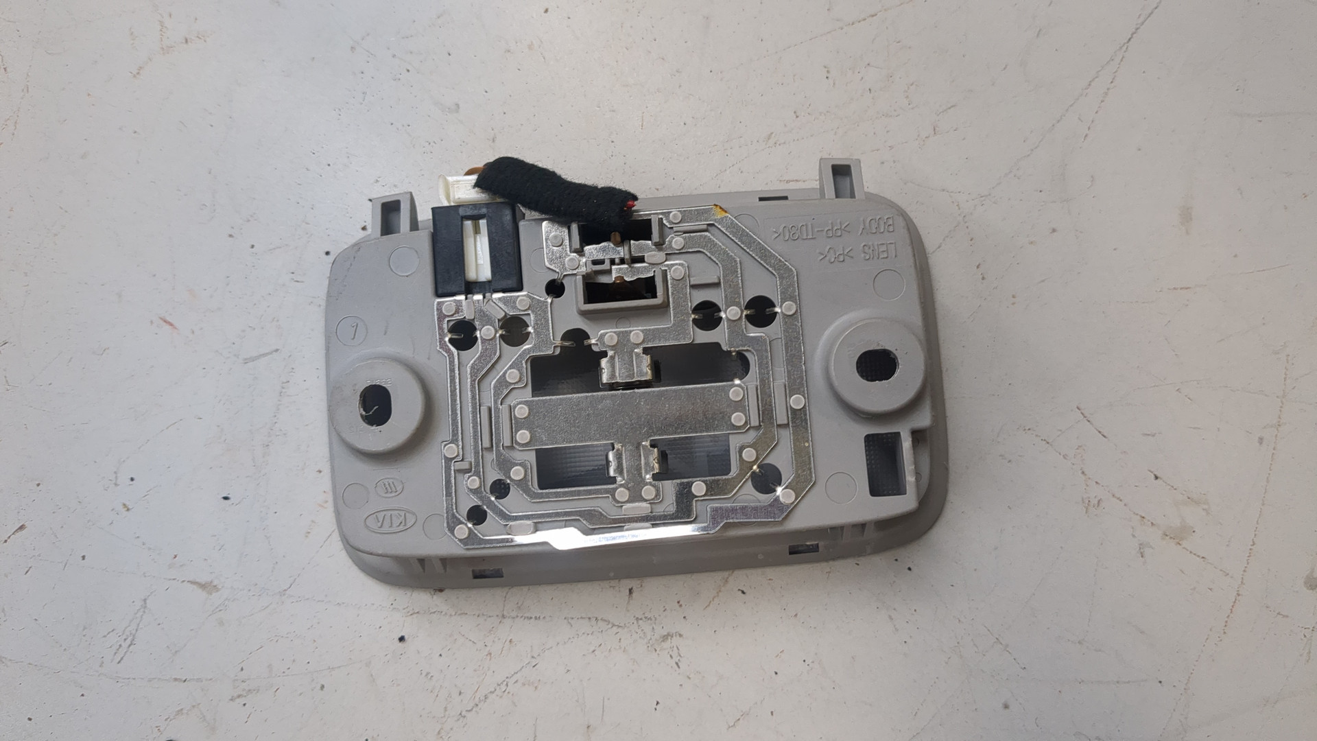 Плафон салонный