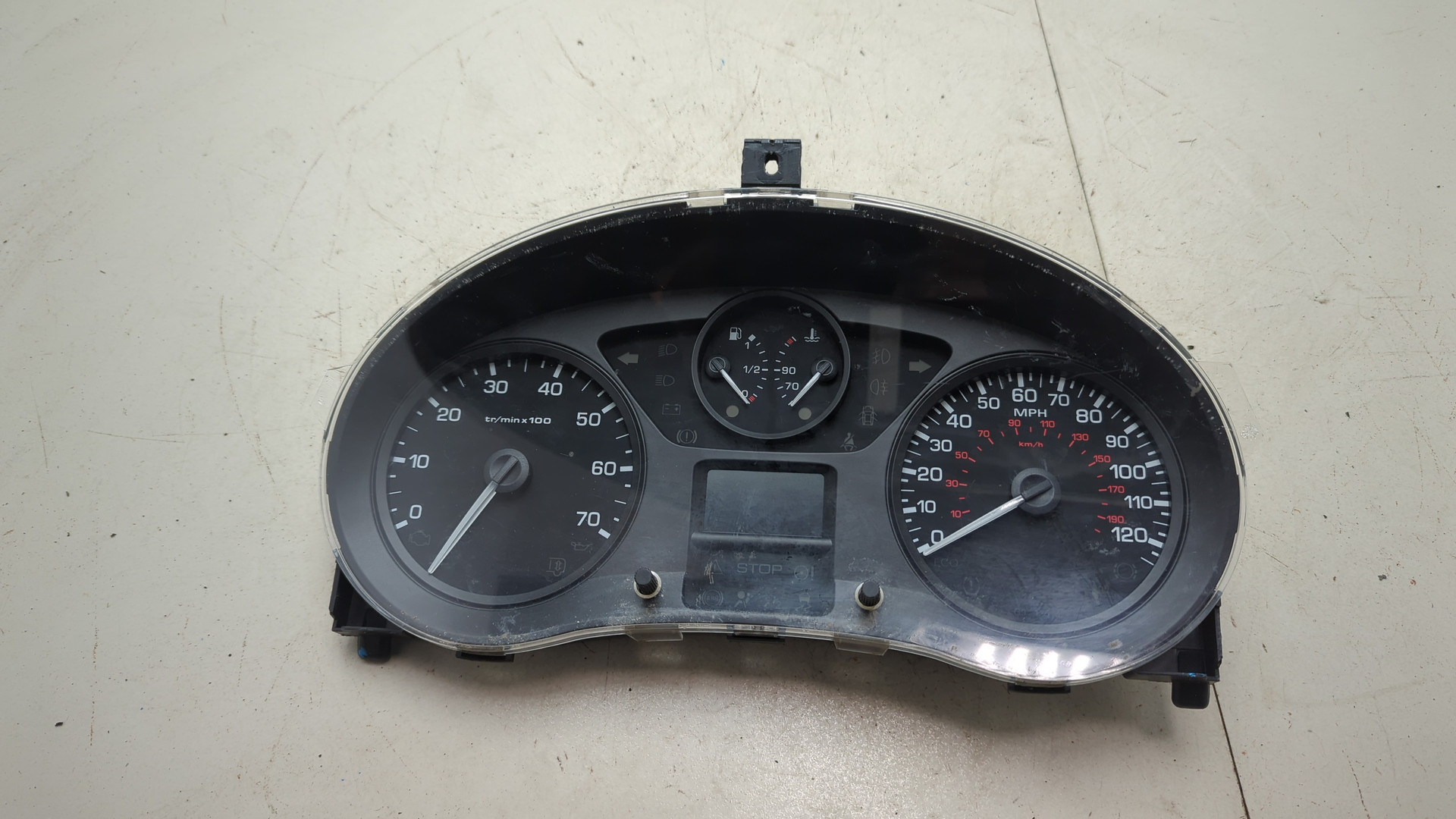 Панель приборов