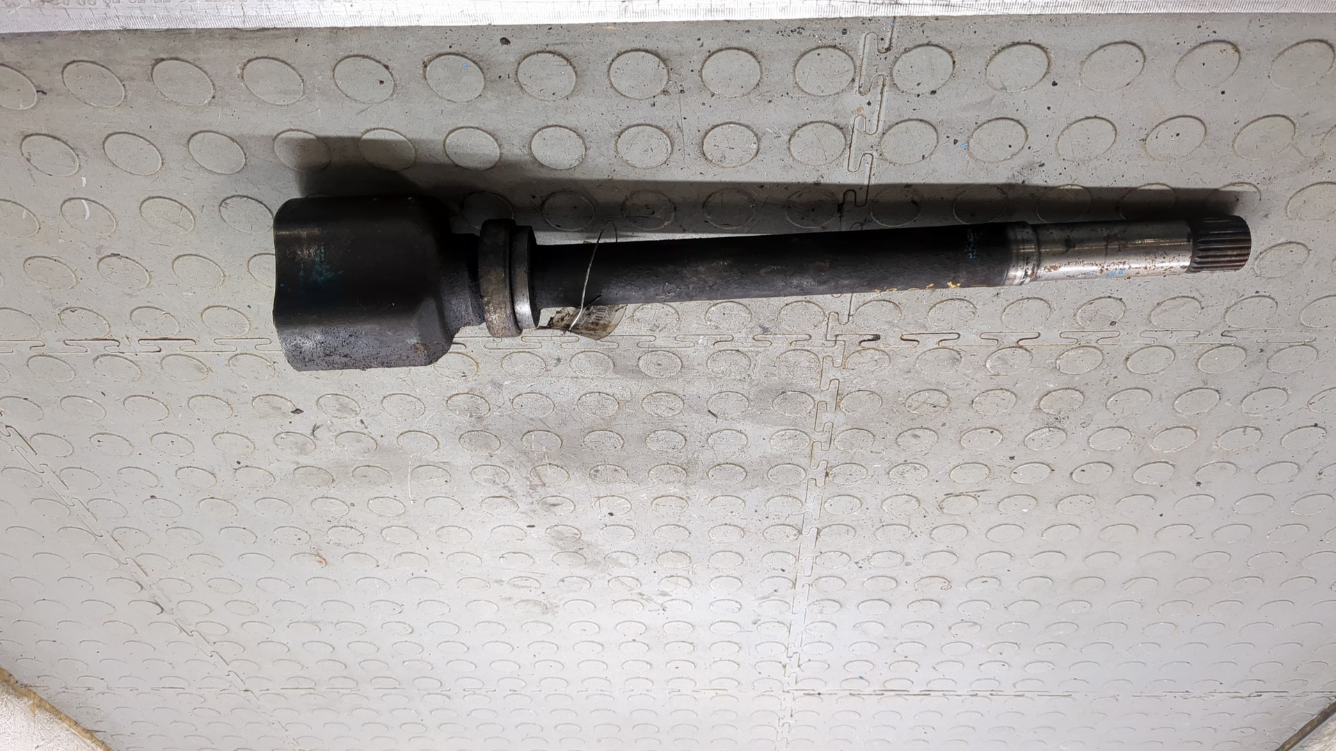 Полуось передняя правая