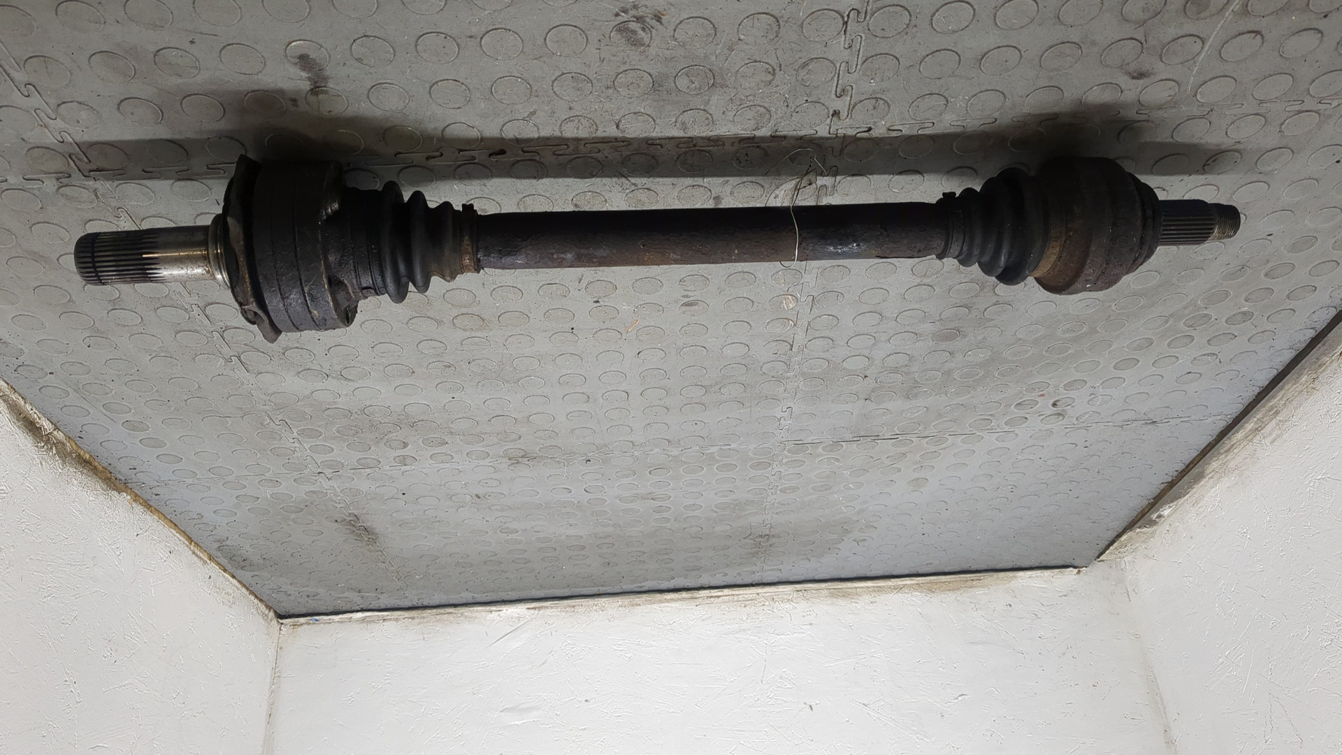 Полуось задняя