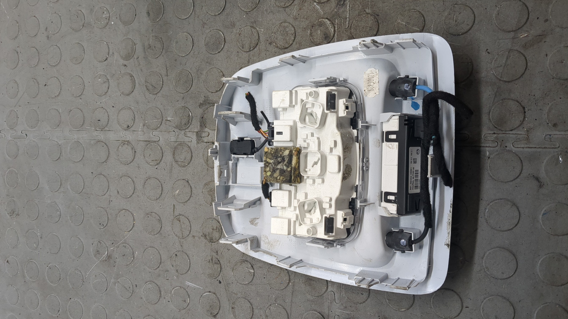 Плафон салонный