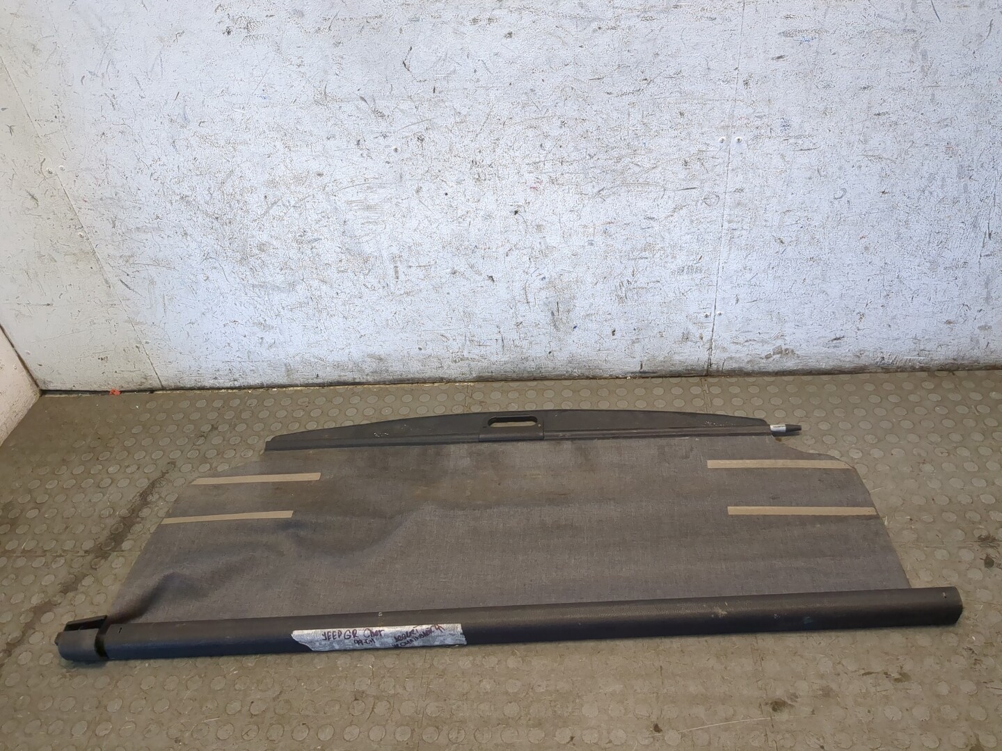 Шторка багажника