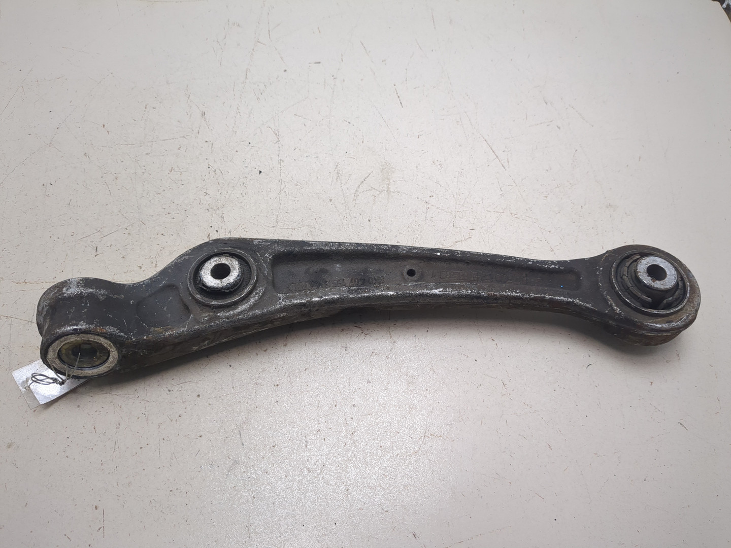 Рычаг передний левый