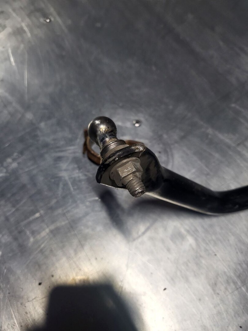 Стабилизатор передний