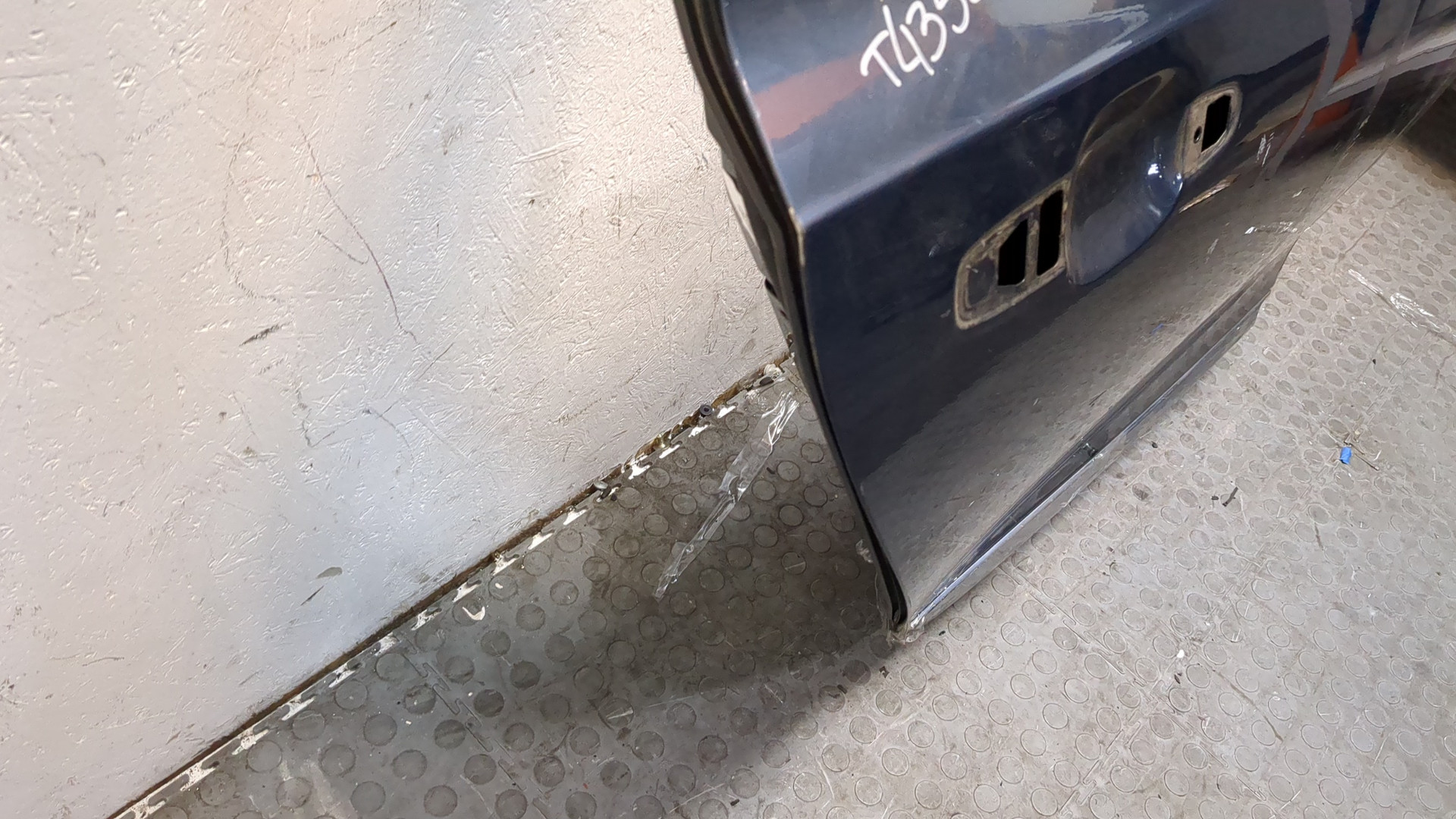 Дверь задняя правая