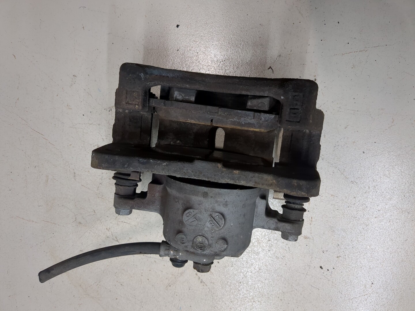 Суппорт передний правый