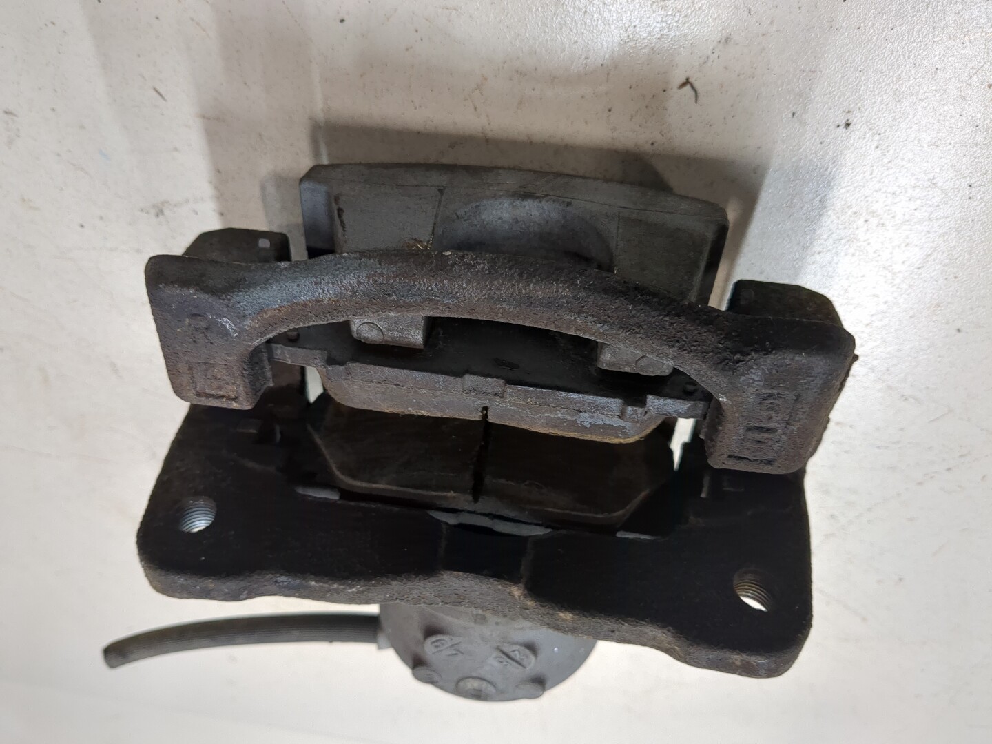 Суппорт передний правый