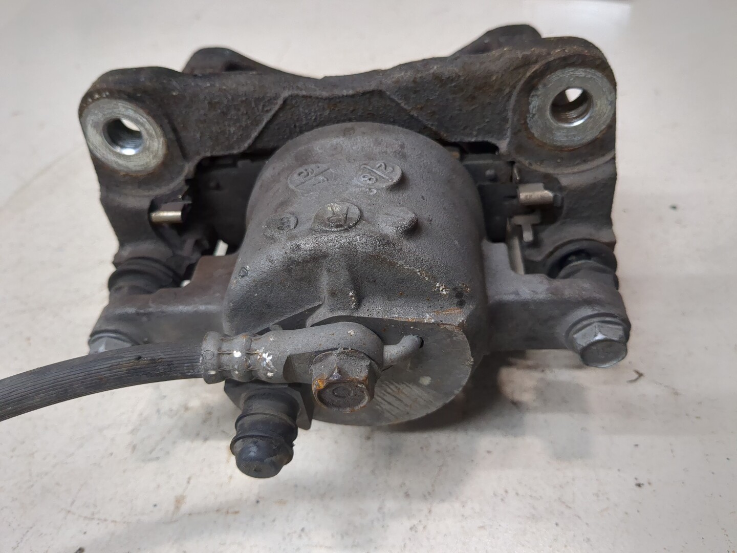 Суппорт передний правый