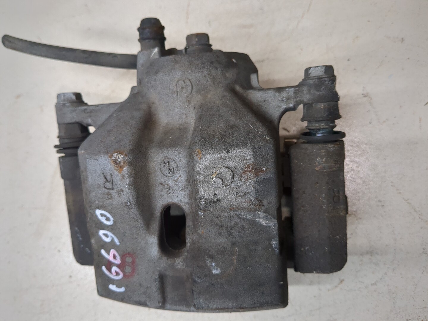 Суппорт передний правый