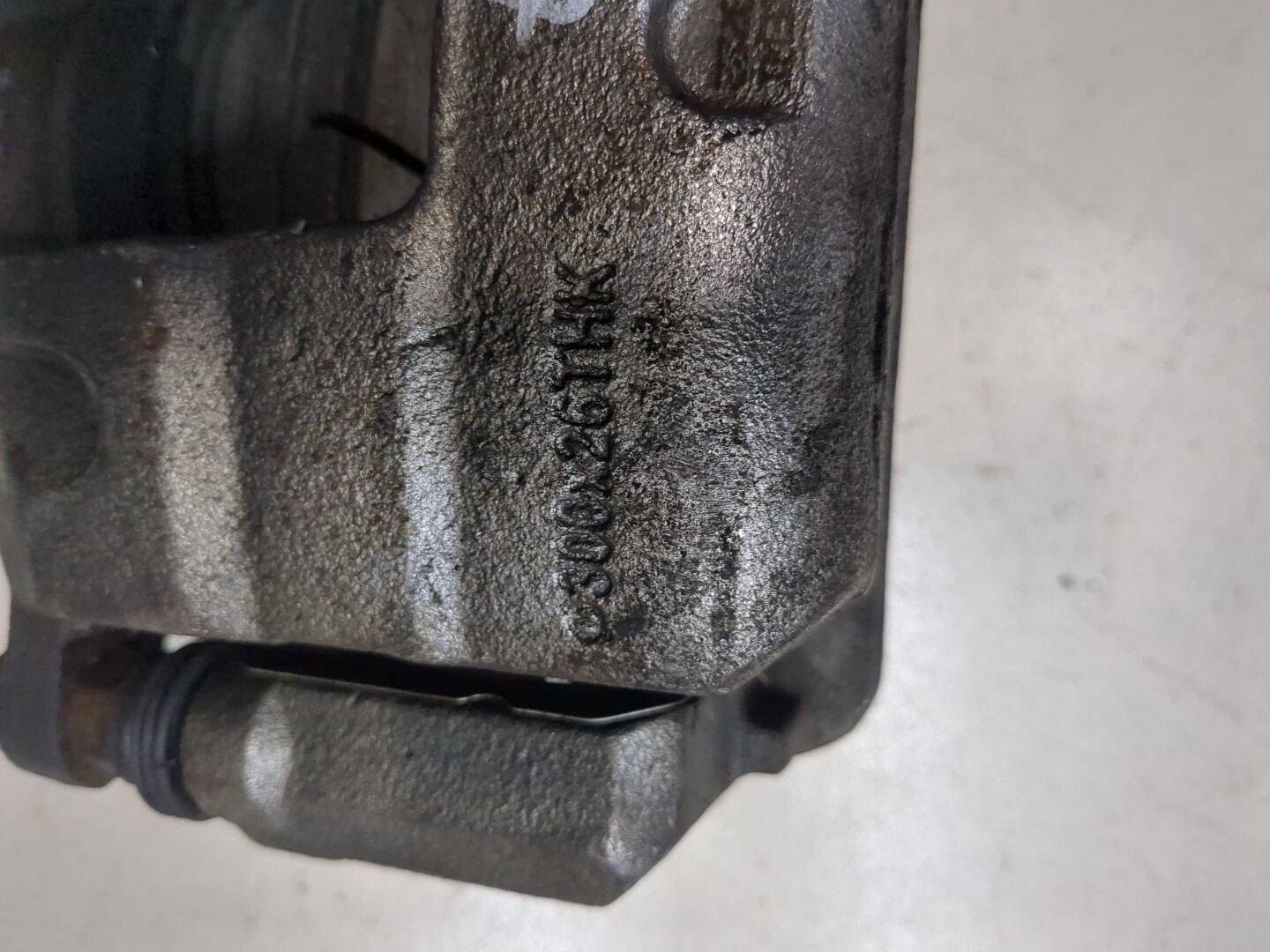 Суппорт передний левый