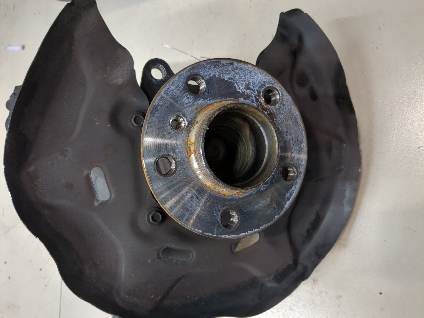 Кулак поворотный задний правый