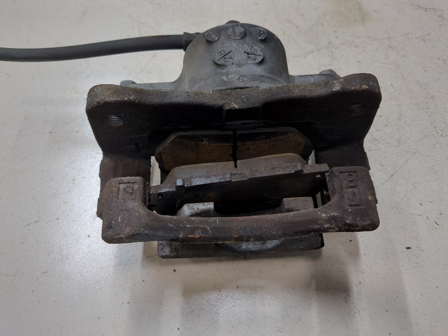 Суппорт передний левый