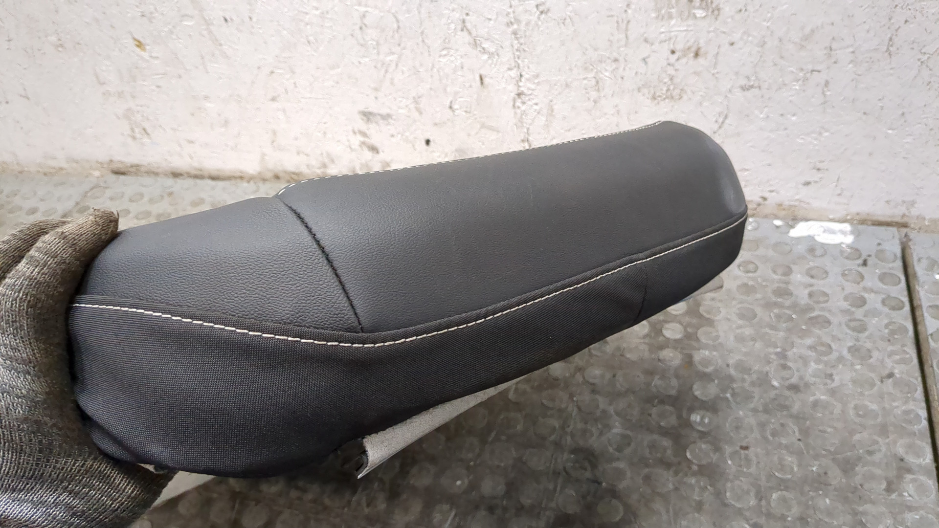 Сиденье переднее левое